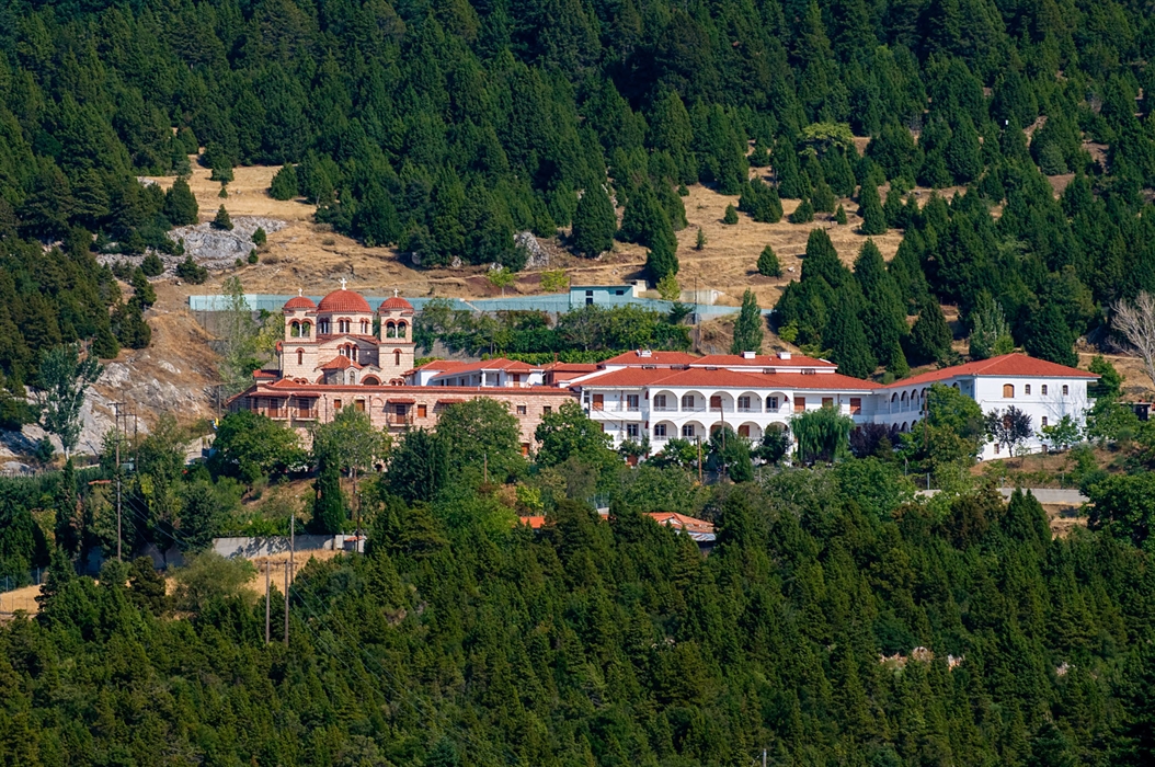 Agios Petros et le monastère de Malevi 1