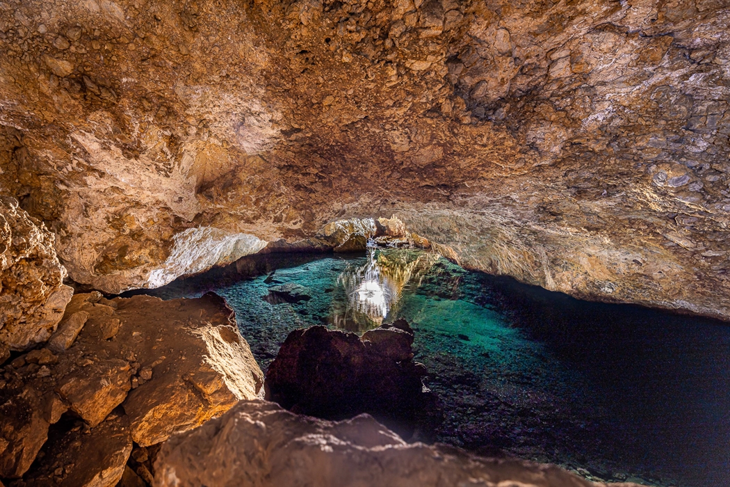 Gorge de Fonea : Traversez les gorges des grottes et plongez dans la plage du légendaire pirate 1