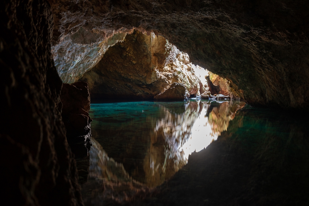 Φαράγγι Φονέα: Πέρνα την χαράδρα των σπηλαίων και βούτηξε στην παραλία του θρυλικού πειρατή 2
