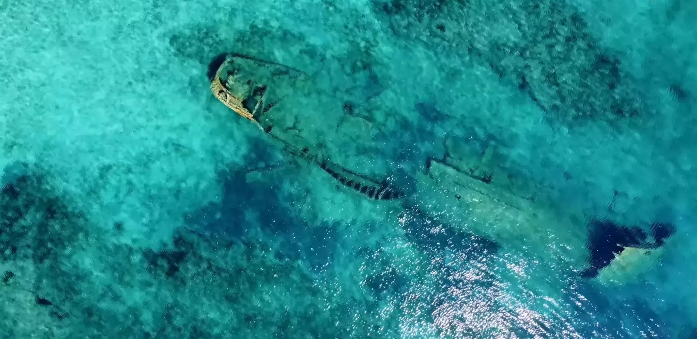 Erste Insel: Schnorcheln in Schiffswracks aus dem Zweiten Weltkrieg 2